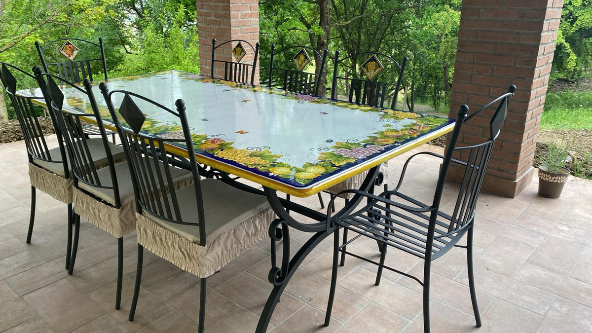 Tavolo in pietra lavica ceramizzata Amalfi dipinto a Ceramica di